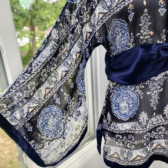 Rampage Navy Blue Satin Trim Sheer Print Waist Defined Bell Sleeve Tunic Top - Picture 4 of 14
